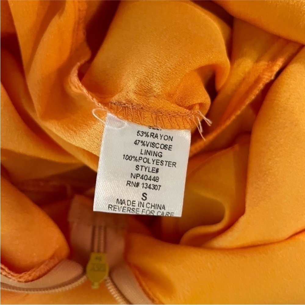 Lumiere Orange Ruffle Hem Short Sleeve Romper Size small - Picture 6 of 8